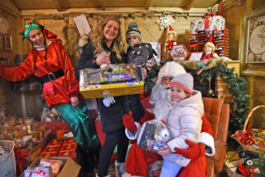 Djeca su se rado fotografirala za uspomenu s Djedicom / Foto Dean MICULINIĆ