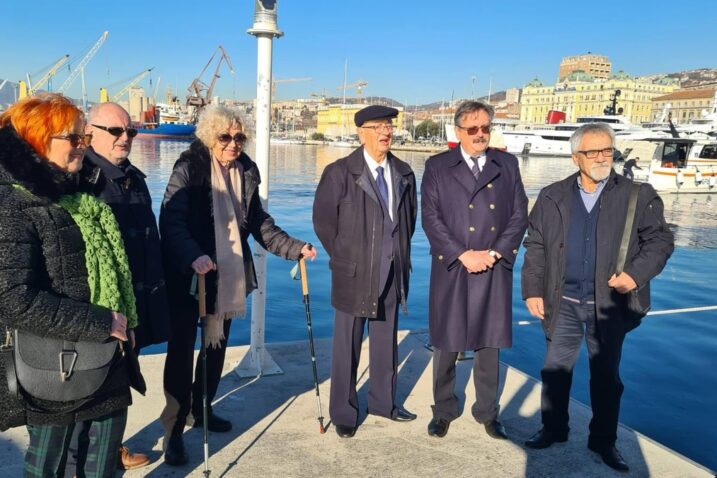 tanker Petar Zoranić sjećanje havarija Uz predstavnike Apostolata mora i Udruge kapetana Kostrene, na obilježavanju tragedije bila su i djeca stradalih pomoraca