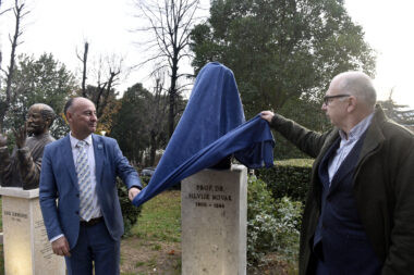Goran Hauser i Srđan Novak prilikom otkrivanja biste Silviju Novaku / Foto: Matea Jurčić