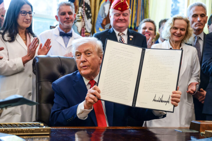 Trump potpisao uredbu o marihuani / REUTERS