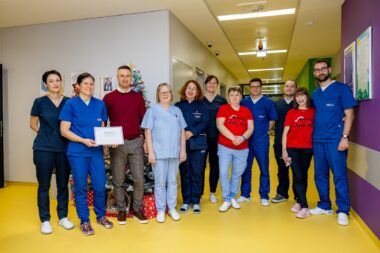 S primopredaje donacije Auto Universuma KBC-u Rijeka