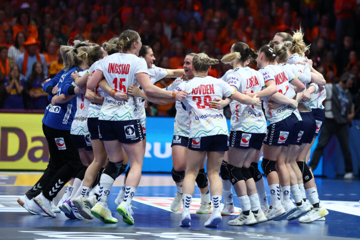 Slavlje norveških rukometašica/Foto REUTERS