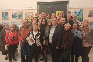 Slavljenici na svojoj proslavi s načelnikom Draženom Vranićem i predsjednicom Vijeća Mateom Bojanić Kožul