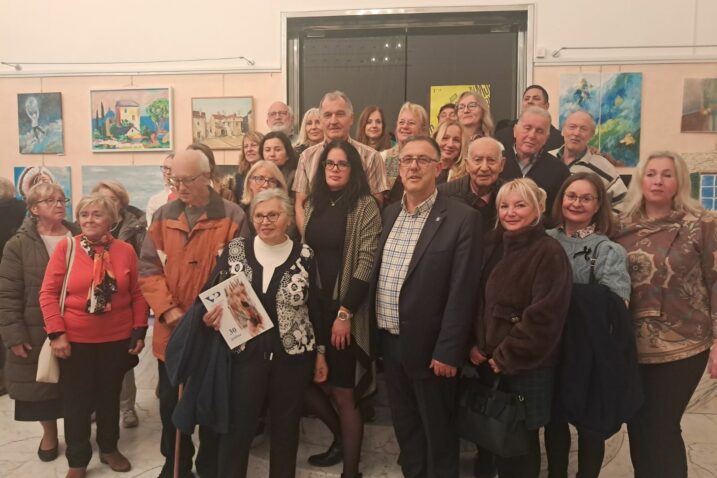 Slavljenici na svojoj proslavi s načelnikom Draženom Vranićem i predsjednicom Vijeća Mateom Bojanić Kožul