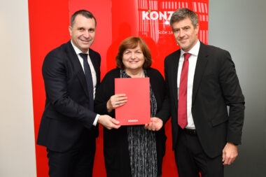 Zoran Mitreski, predsjednik Uprave Konzuma, Zlatica Štulić, predsjednica Sindikata trgovine Hrvatske i Uroš Kalinić, član Uprave Konzuma / Foto Konzum