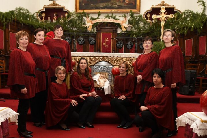 Ženska klapa Teha / Foto Walter Salković