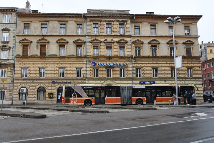 Zgrada Brodokomerca na Jelačiću / Foto Dean Miculinić