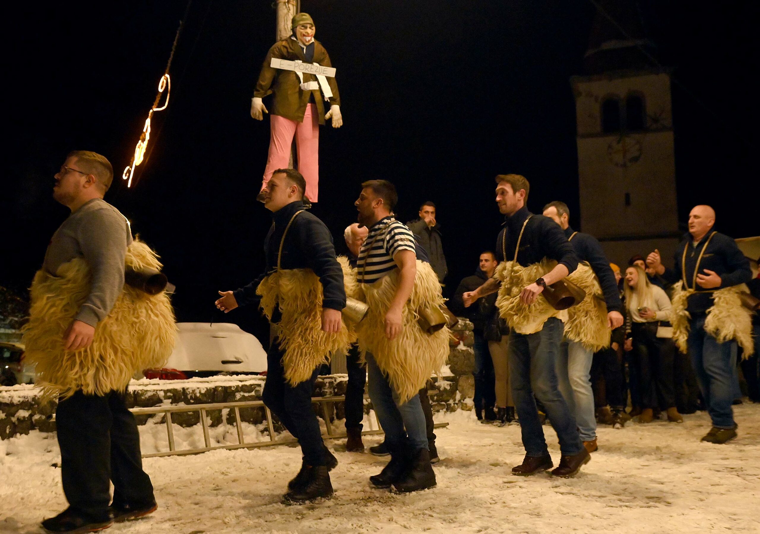 Podizanje pusta i obilazak zvončara po Munama / Foto: Marko Gracin
