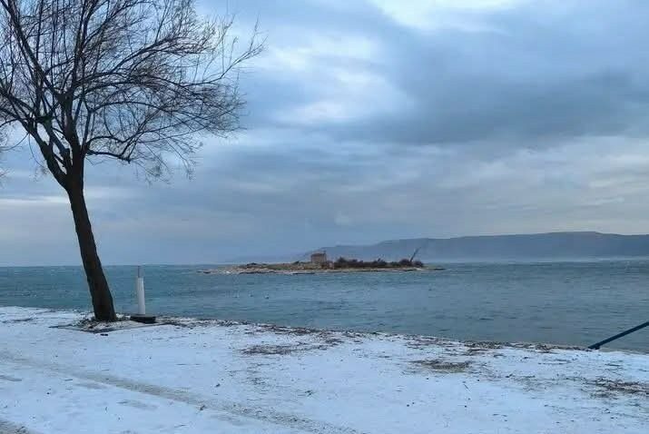 Bijeli pokrivač se spustio sve do mora / Foto R. ŠIMONOVIĆ