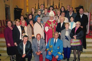 U senjskoj katedrali 2010. godine s apostolskim nuncijem u RH Robertom Casarijem / Foto D. PRPIĆ