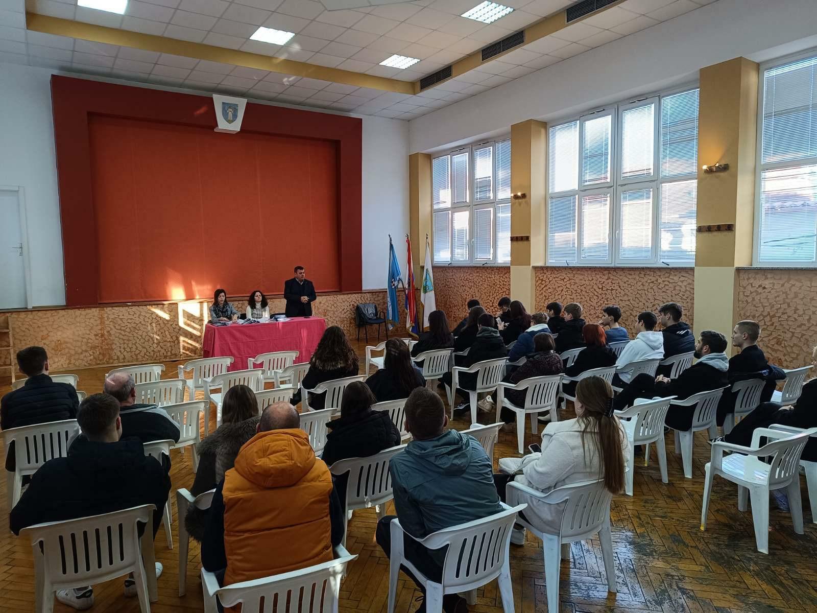 Sa svečanosti dodjele stipendija / Općina Dobrinj