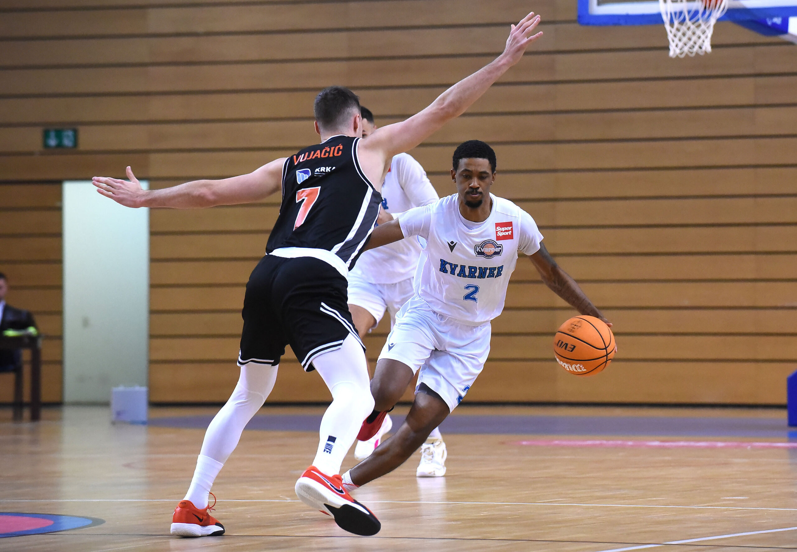 Tahj Jerome Eaddy i Petar Vujačić/D. MICULINIĆ