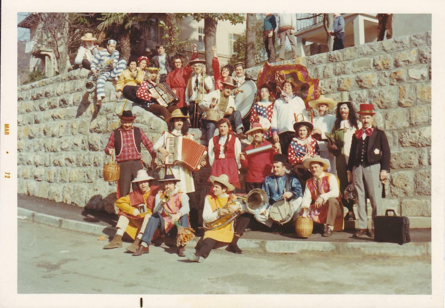 Pobiranje jaja 1972. godine / Arhiva Lumber Klub