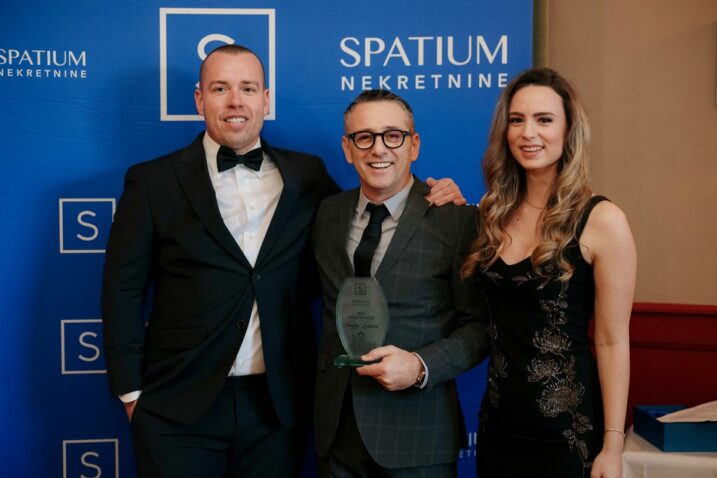 Direktor Vedran Prica, agent Sanjin Latinčić i voditeljica tima Ivana Brkljačić / Foto Impala Studio