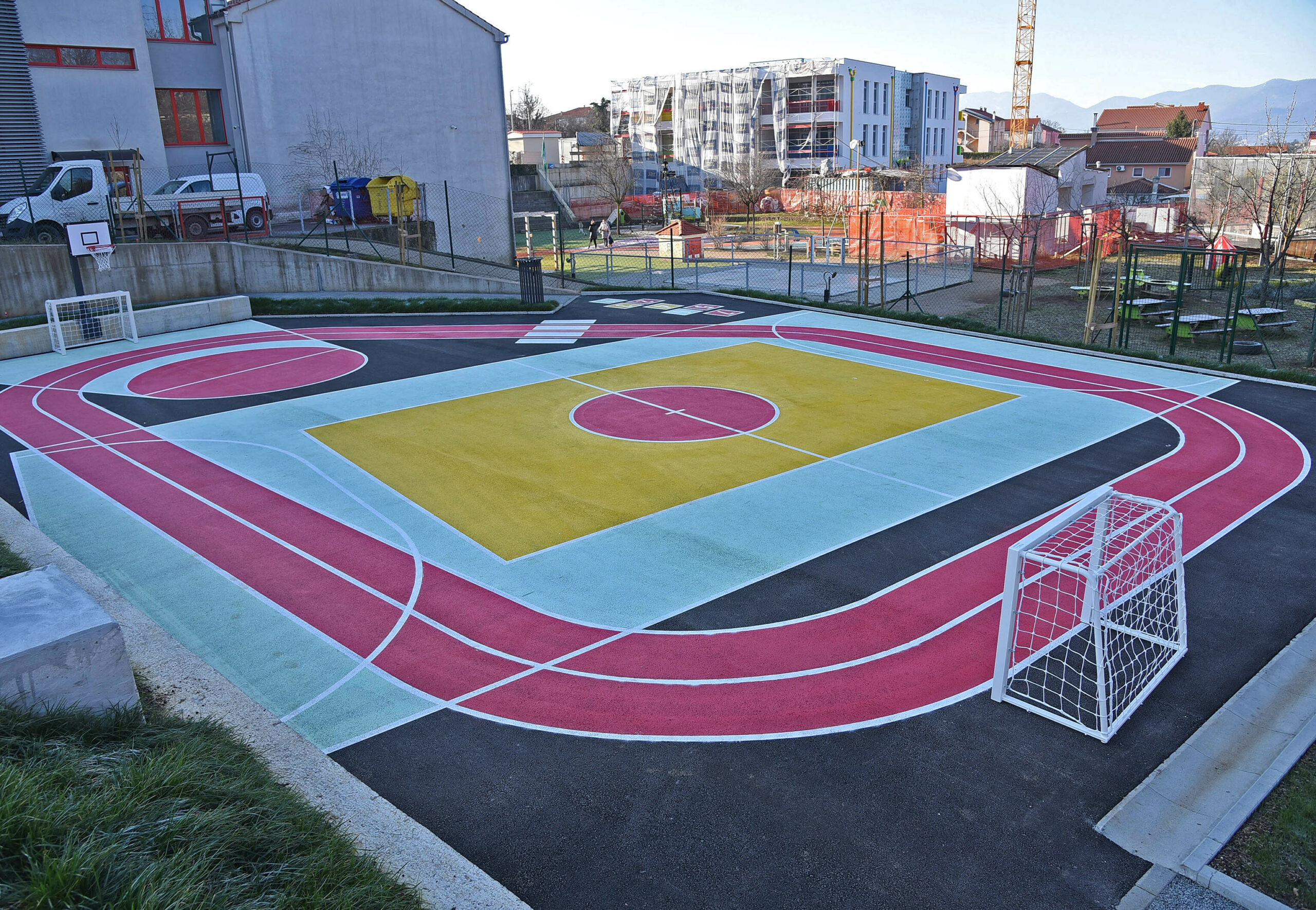 Dječje igralište u centru Viškova, pored osnovne škole i vrtića Viškovo / Foto:Dean Miculinić
