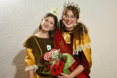 Lanjska pobjednica Katarina Begić i nova kraljica karnevala Nika Matas / Foto Bojan Purić