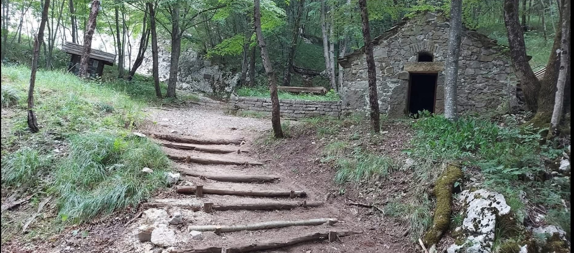 Uspon prema obnovljenoj kućici Rebar / Foto: PD Pliš