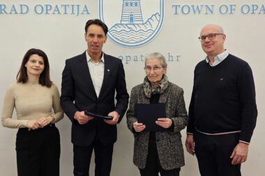 S potpisivanja ugovora o projektiranju novih smještajnih kapaciteta Doma Volosko - Snježana Fućak, Fernando Kirigin, Dina Rajković i Toni Štimac