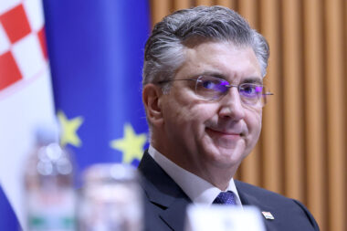 Dan nakon dociranja novinarima premijer Andrej Plenković u željnom iščekivanju pitanja saborskih zastupnika na aktualnom prijepodnevu / Foto: Patrik Macek / PIXSELL