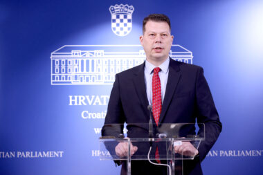 Na konferenciji za medije u Saboru o izboru ustavnih sudaca, SDP-ov Saša Đujicć Foto: Patrik Macek/PIXSELL