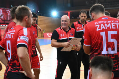 Mladen Prskalo s igračima Zameta/A. KRIŽANEC