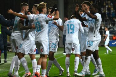 Toni Fruk slavi sa suigračima nakon posljednjeg Jadranskog derbija/Foto M. GRACIN