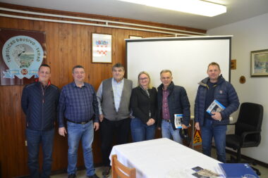 udionici prve skradske koordinacije - Igor Pleše, Mario Šutej, Damir Grgurić, Ane Merle, Josip Brozović i Nevio Mihelčić