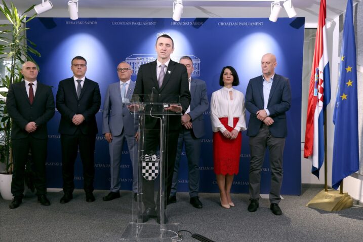 DP je objavio vijest o uklanjanju Šoškoćaninova mauzoleja, ali Novosti nije spominjao / Foto Patrik Macek/PIXSELL