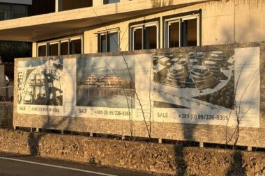 Kupnja nekretnine čija je izgradnja tek počela ili još nije postavljen ni temeljni kamen nosi brojne rizike