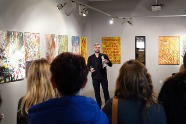 Mateo Balaban u komunikaciji s posjetiteljima / Foto Centar za kulturu grada Krka