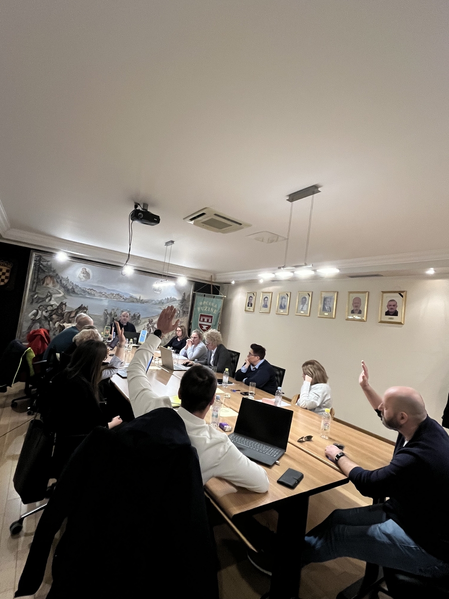 Marina Salopek, Vanja Katalinić i David Bregovac - neprihvaćanje donosi više štete no koristi / Foto I. Vučemilović