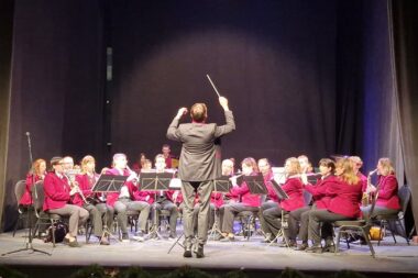 Maestro Rudolf Homen i PO Fužine na koncertu u dvorani »Nikola Đurković« u Kotoru / Foto M. RADOŠEVIĆ