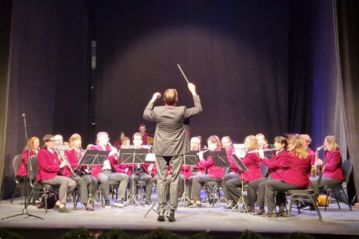 Maestro Rudolf Homen i PO Fužine na koncertu u dvorani »Nikola Đurković« u Kotoru / Foto M. RADOŠEVIĆ