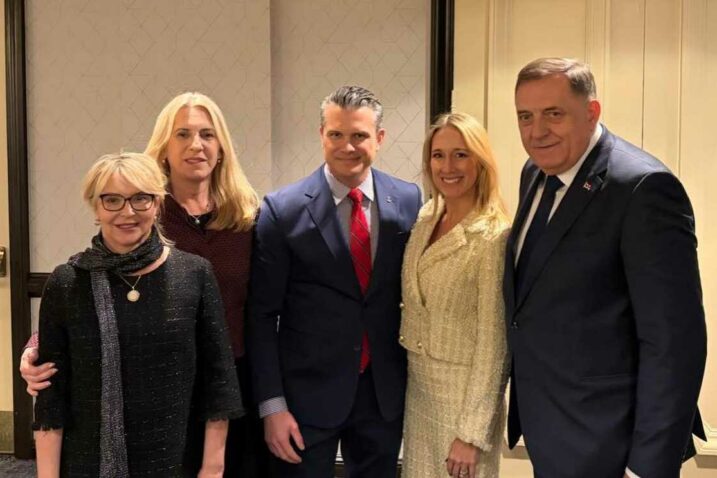 Milorad Dodik i njegovi suradnici s američkim ministrom obrane Peteom Hegsetheom / Foto: Milorad Dodik Facebook