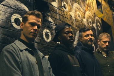 Jure Pukl i bend / Foto Petra Cvelbar