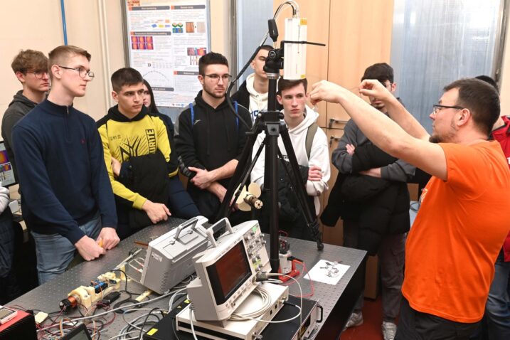 Novi studij Politehnike osigurat će kontinuitet obrazovanja nastavnika u tehnici - laboratorij Tehničkog fakulteta / Foto Marko Gracin