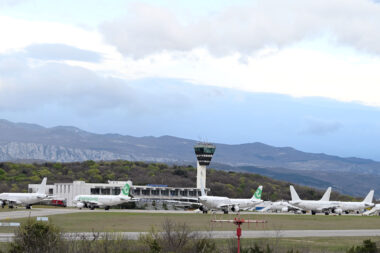 Tijekom zimskih mjeseci Zračna luka Rijeka služi kao parkiralište aviona zrakoplovnih kompanija / Foto ARHIVA NL