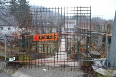 Uskoro kreće obnova stepenica prema željezničkoj postaji / Foto Marinko Krmpotić