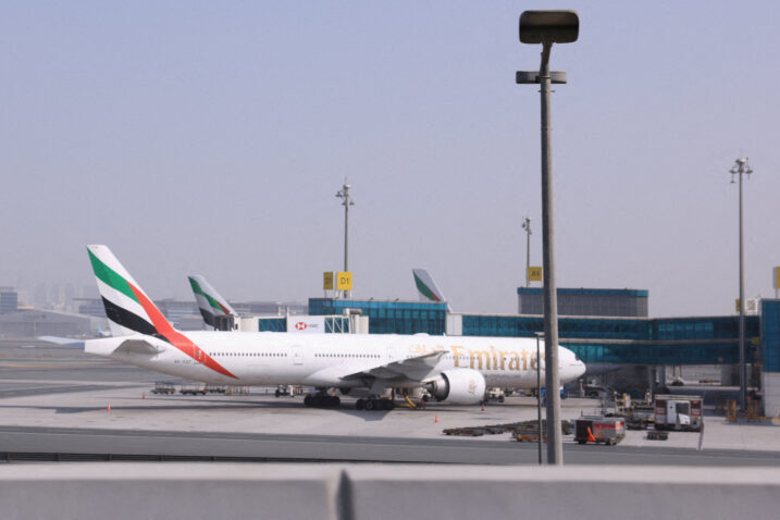 Avioni u zračnoj luci u Dubaiju ovih dana uglavnom odvoze putnike izvan zemlje / REUTERS