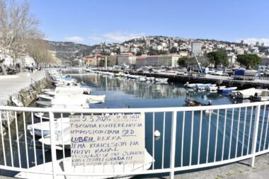 Zbog nepostojanja koncesije barke u Mrtvom kanalu zapravo se nalaze nelegalno / Foto Matea Jurčić