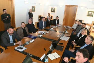 Direktori s lijeve strane stola - Vedran Tomičić, Damir Togunjac, Igor Velimirović, Tomislav Mazal, Vlado Mezak i Marko Križanec / Foto Marko Gracin