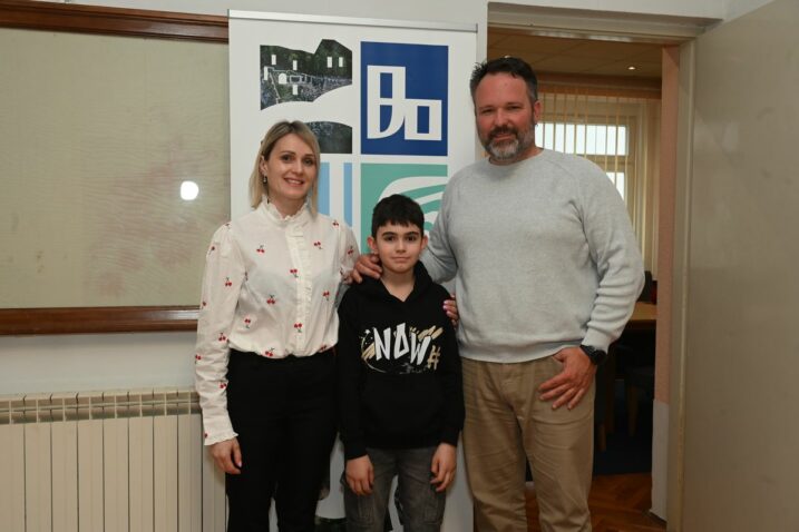 Erik Mustapić s općinskim čelnicima Sanjom Sušnik i Aljošom Bratušom / Foto Nikola Blagojević