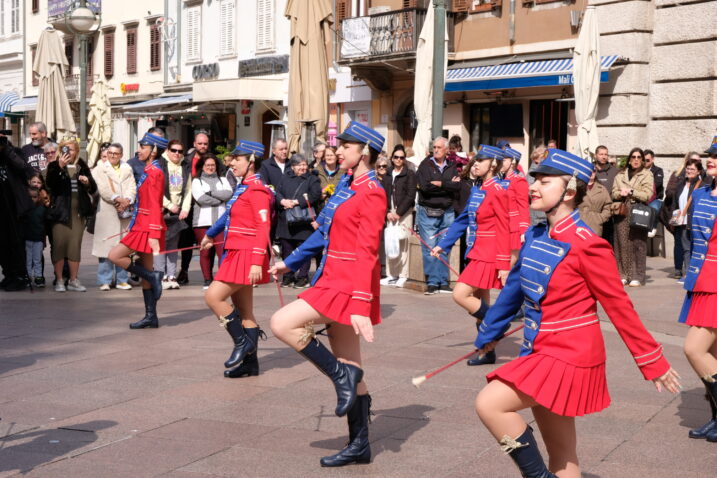 Prve riječke mažoretkinje / Foto Nikola Blagojević