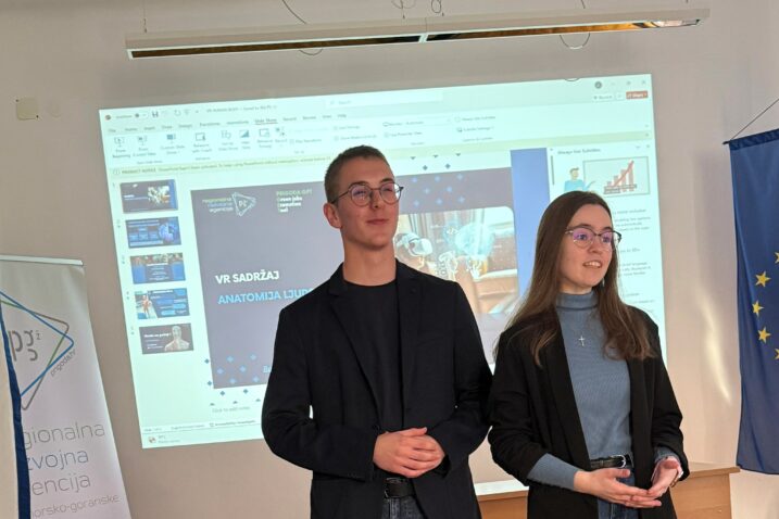 Maturanti Vanja Maljac i Barbara Jeger predstavili su novu tehnologiju