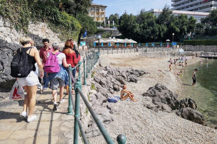 Popularna opatijska plaža Tomaševac / Foto Del Mar