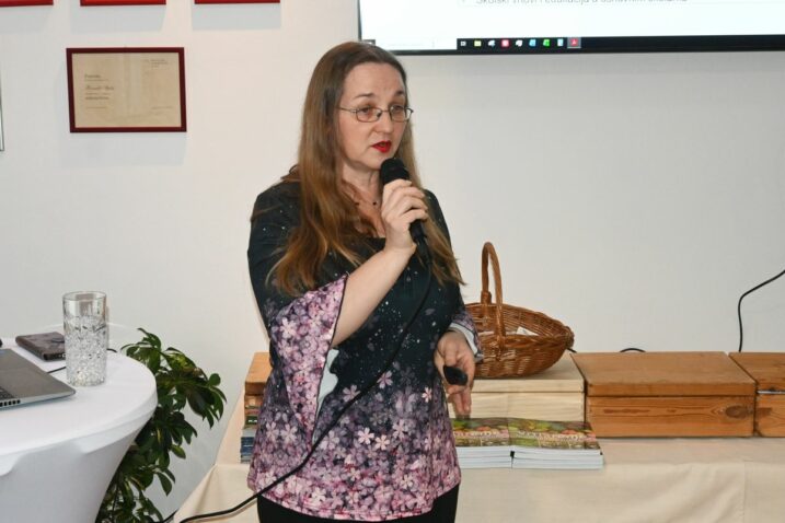 Silvija Kolar-Fodor na predavanju u Nerezinama / Foto Bojan Purić