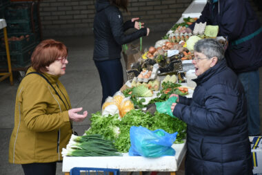 Desetak posto građana planira nabavku obaviti na tržnici / Photo: Nikola Cutuk/PIXSELL