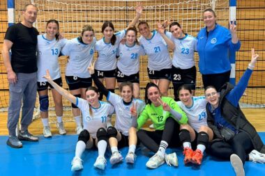 Senjske rukometašice/FB RK Senia