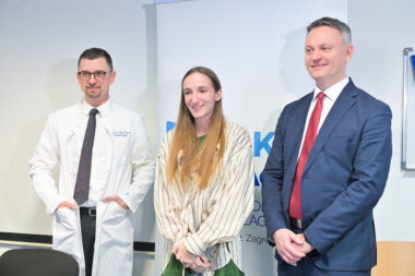 Predstojnik Klinike za kardijalnu kirurgiju Hrvoje Gašparović, pacijentica Domenika i ravnatelj KBC-a Zagreb Fran Borovečki Photo: Sandra Simunovic/PIXSELL