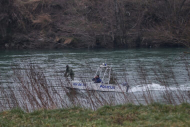 Policija na Savi / Foto ilustracija: Željko Lukunić / PIXSELL